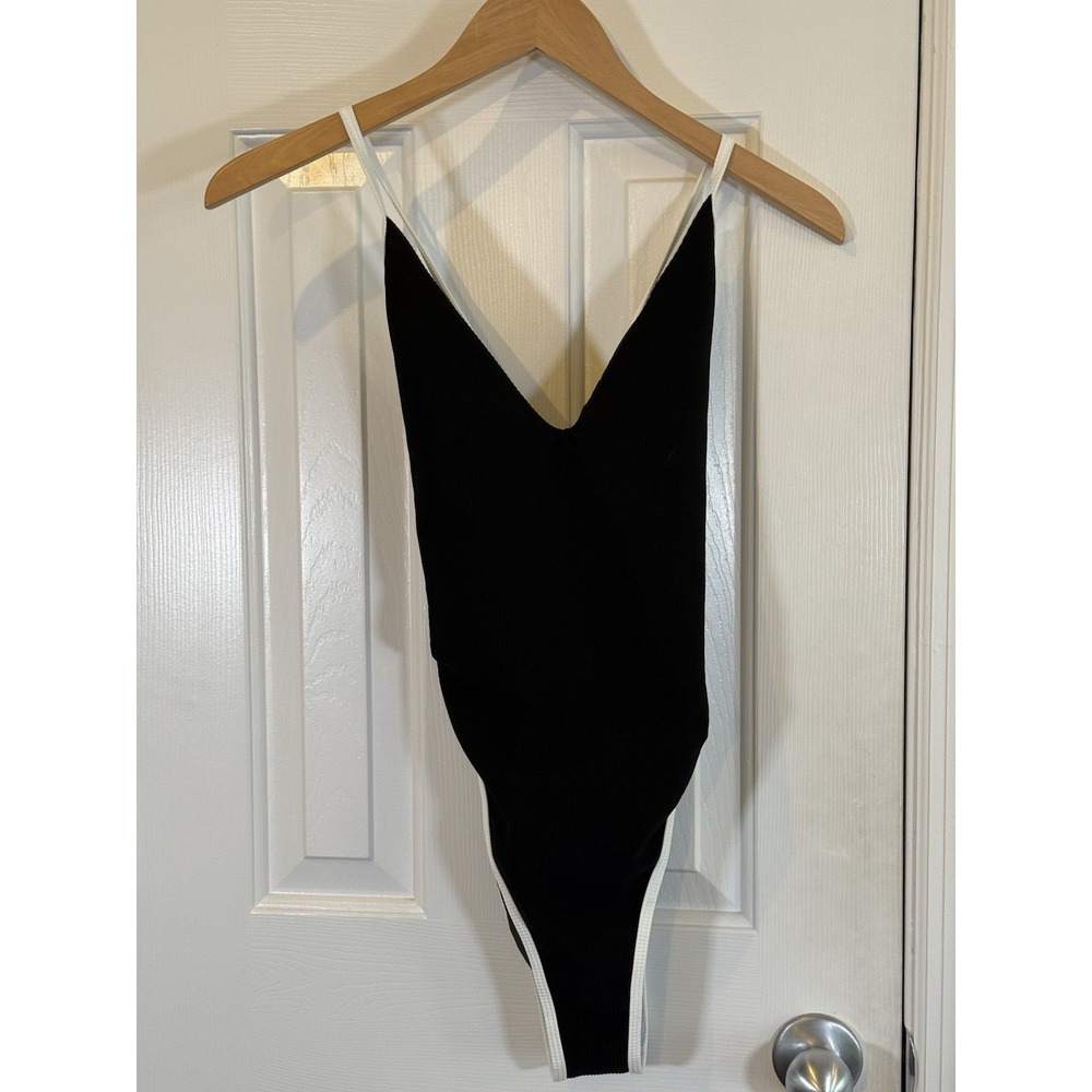 Berlook M Black White Trim One Piece Swimsuit  Classic Beach Resort